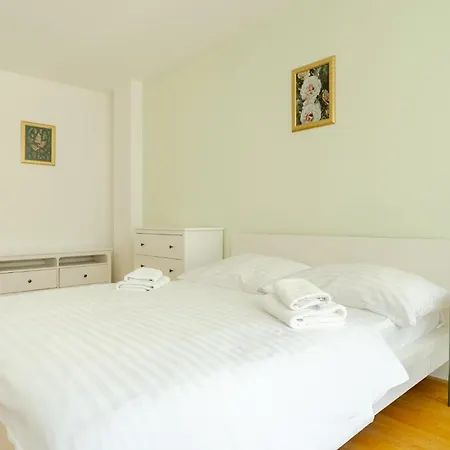 Business & Family Ambiente Apartments Bratislava Exterior photo