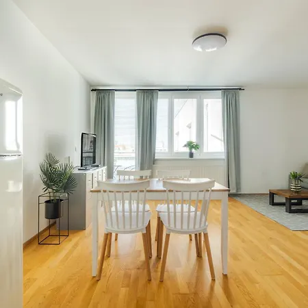 Business & Family Ambiente Apartments Bratislava Exterior photo