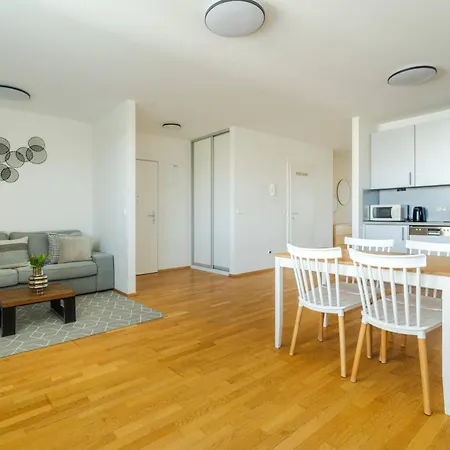 Business & Family Ambiente Apartments Bratislava Exterior photo